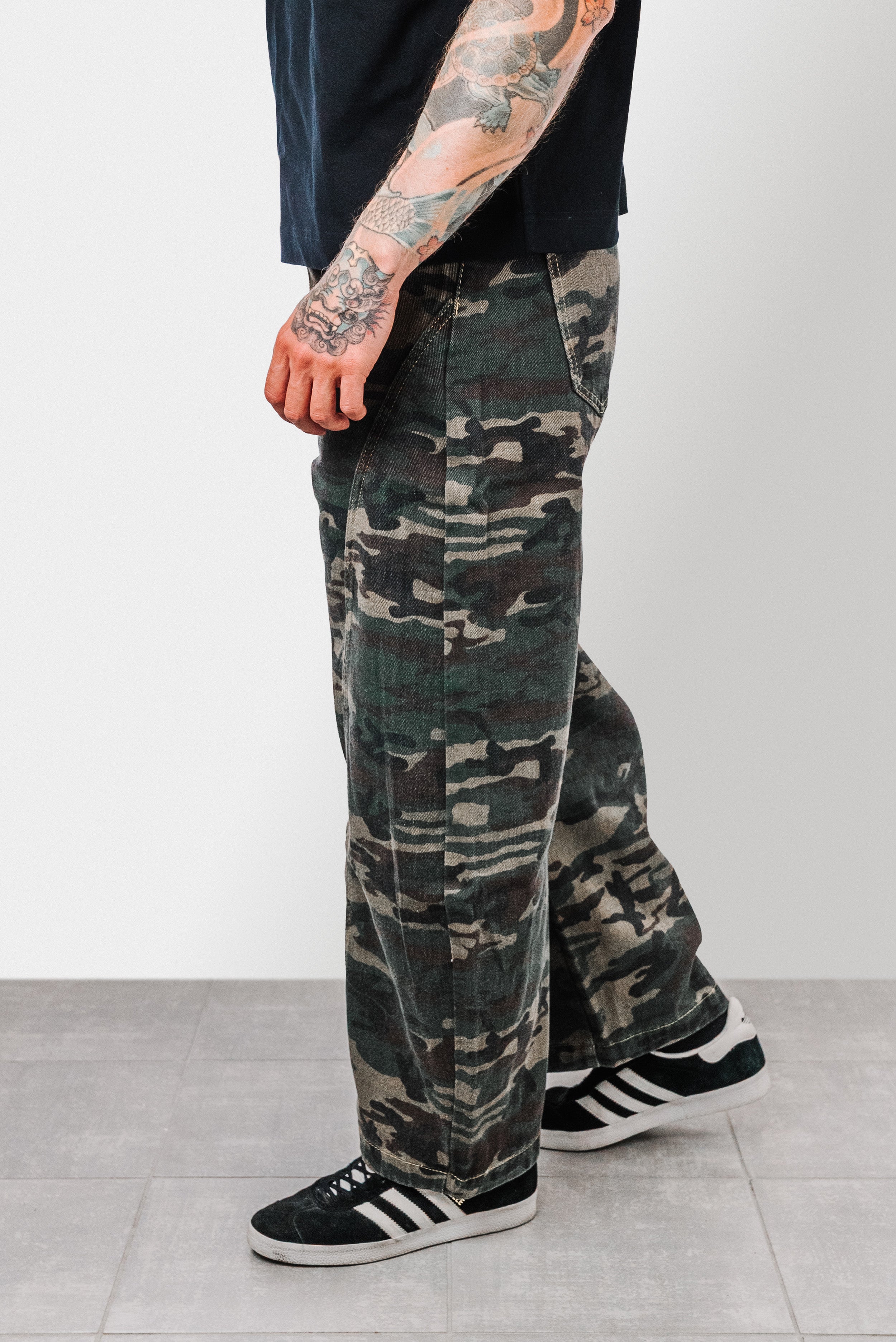 DARK CAMOUFLAGE BALLOON JEANS - Shoebuya Design