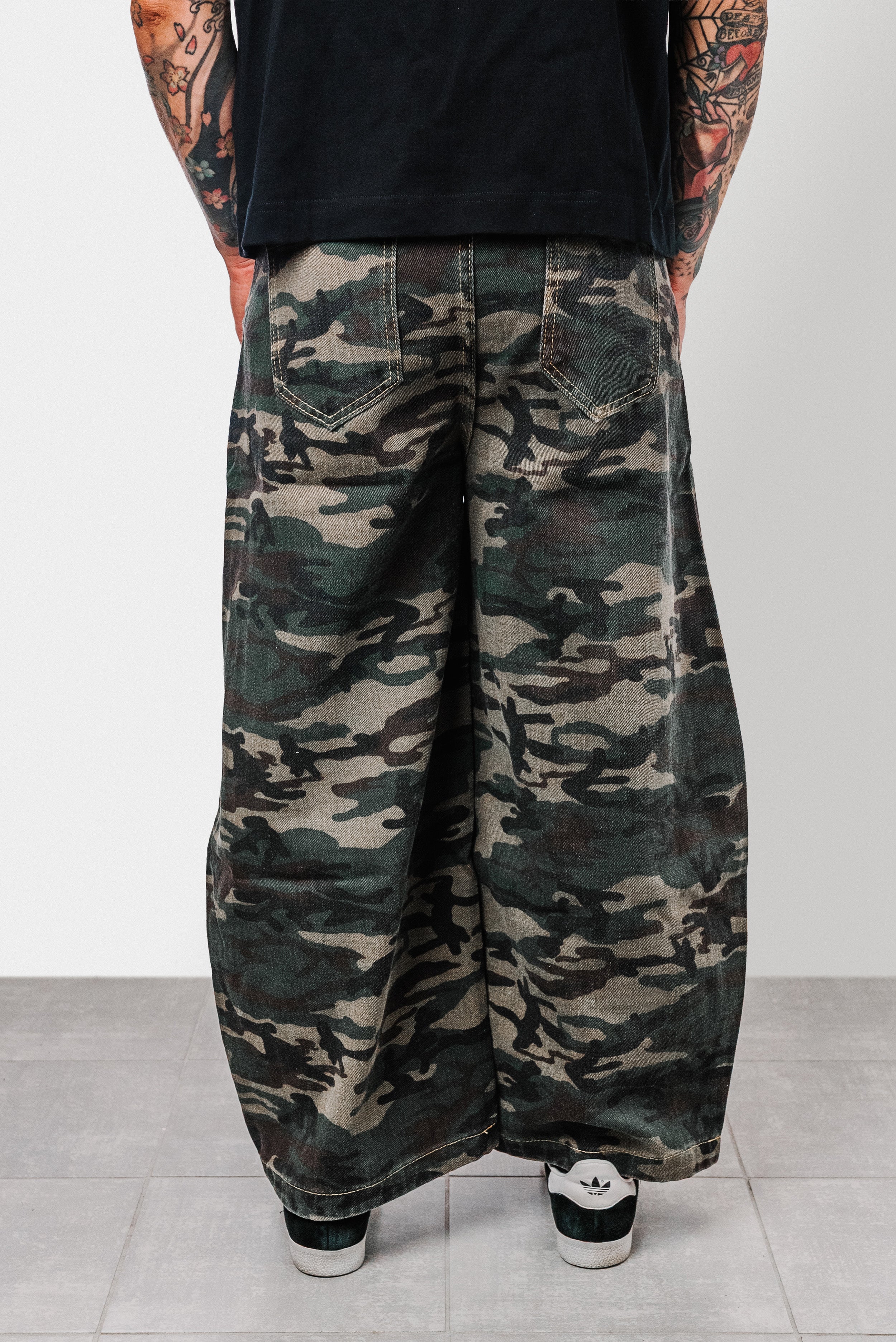 DARK CAMOUFLAGE BALLOON JEANS - Shoebuya Design