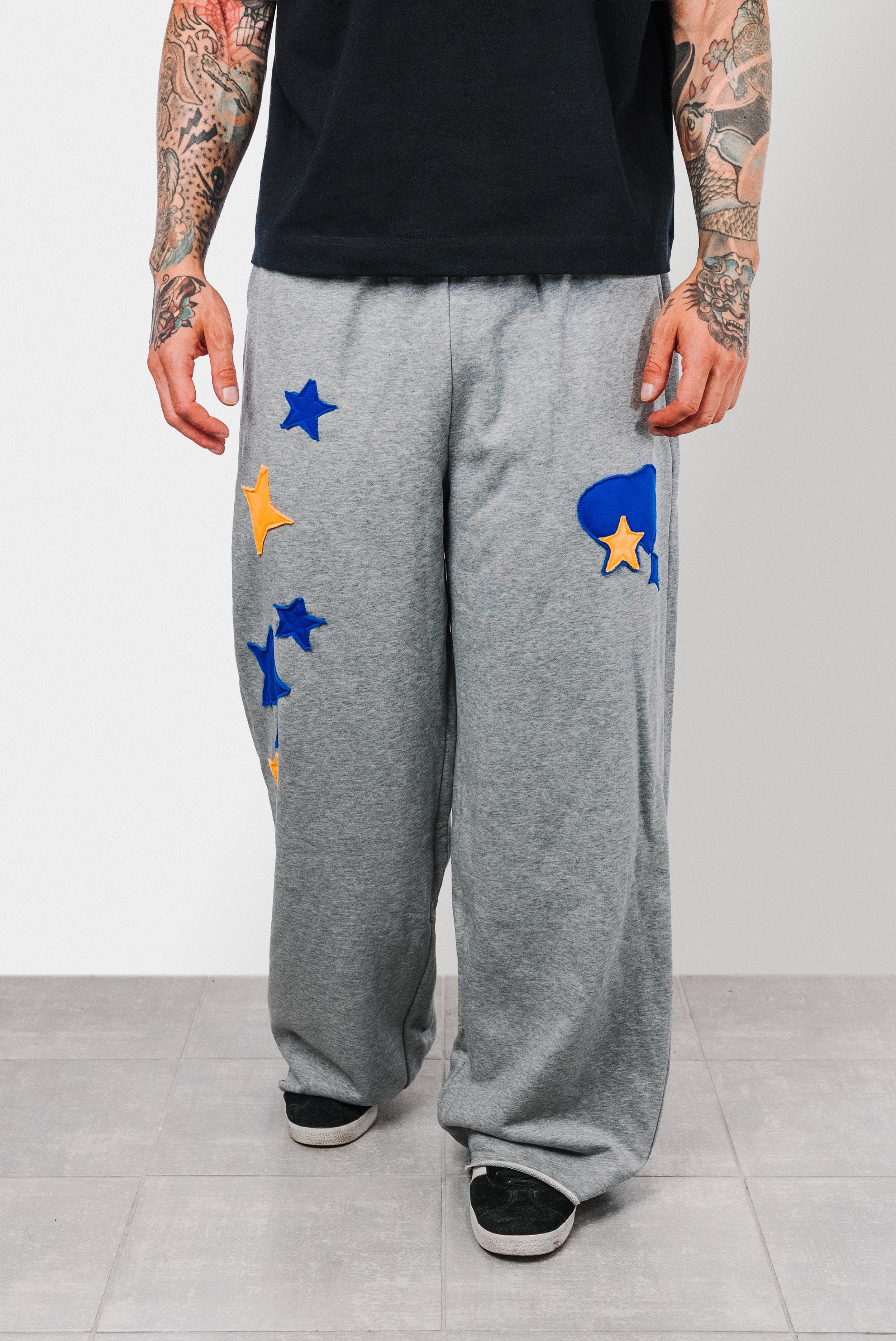 STAR PATCH GREY SWEAT PANTS - Shoebuya Design
