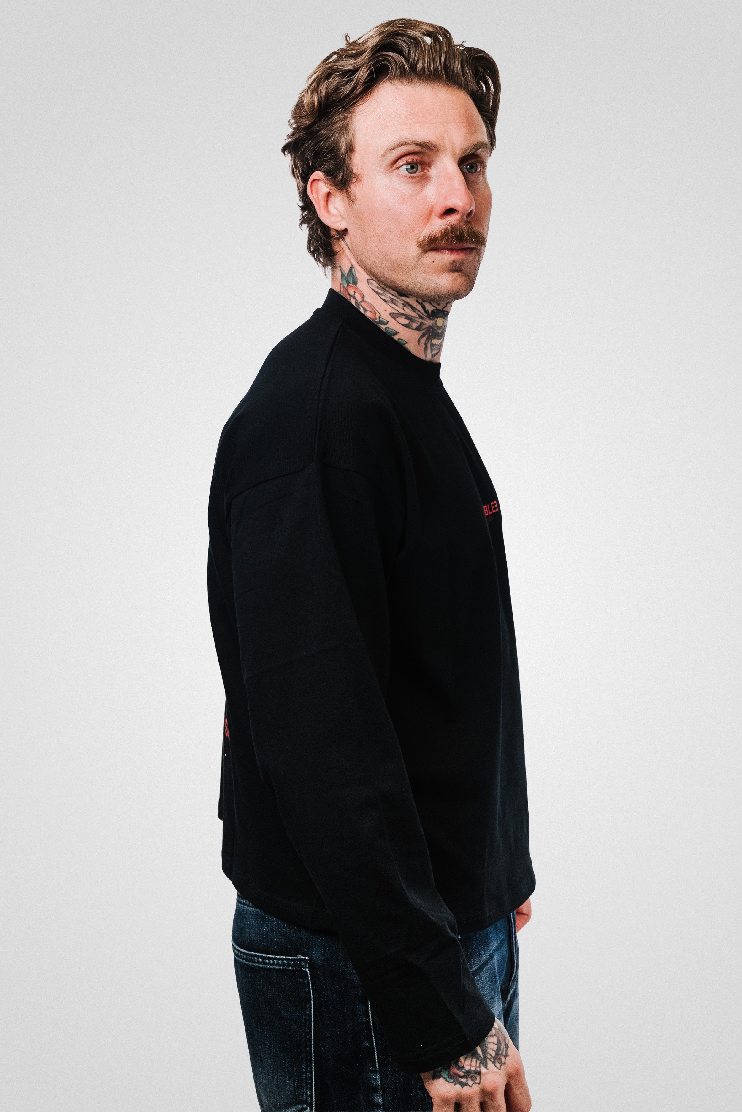 LUCKY STAR BLACK BOXY LONGSLEEVE - TheDoubleE