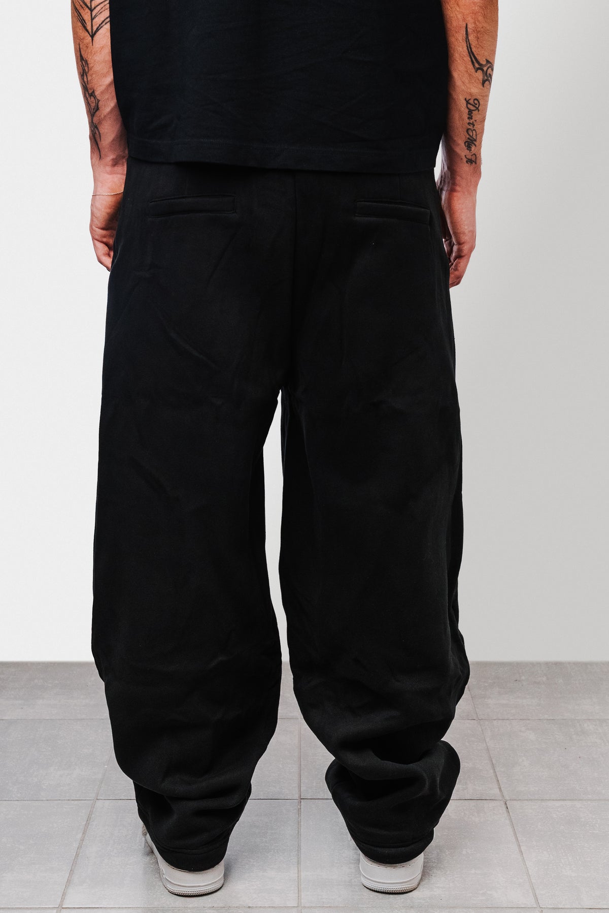 PERFECT CLASSIC BLACK SWEAT PANTS - Shoebuya Design