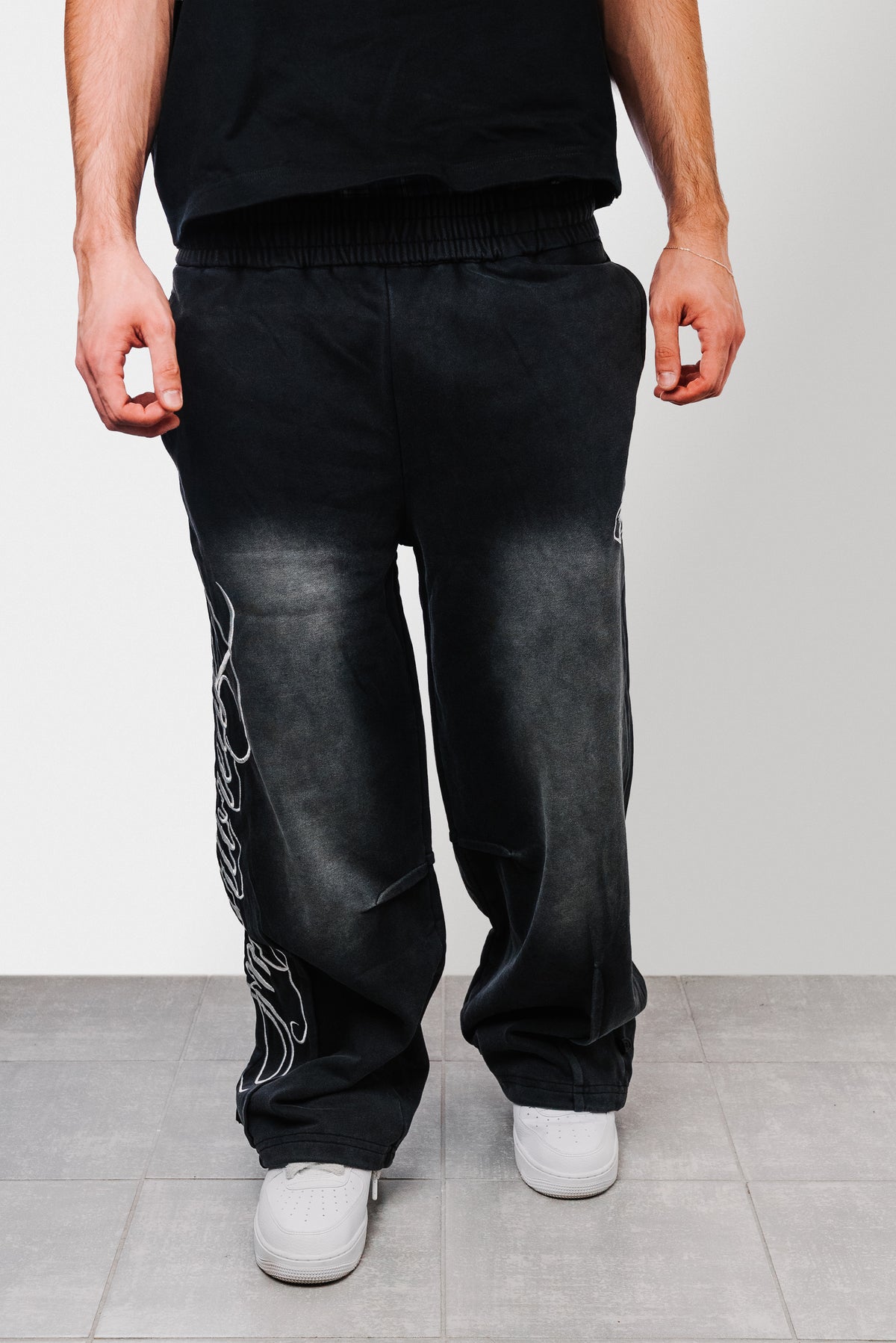 PEGASUS WASHED BLACK SWEATPANTS - Shoebuya Design