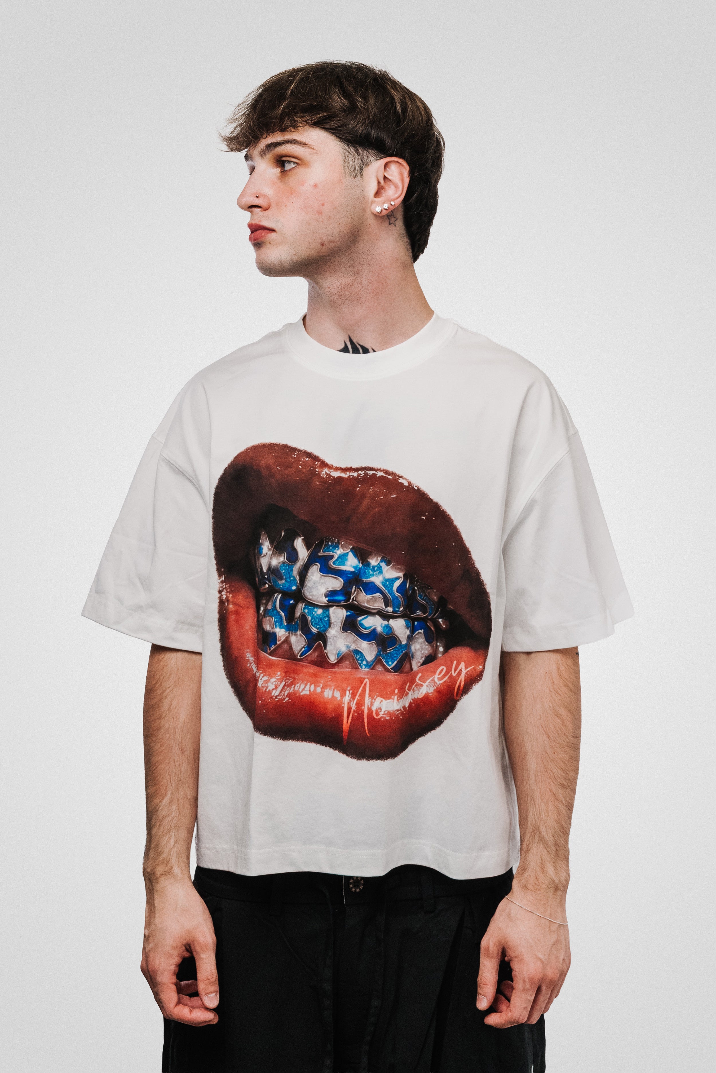 LIPGLOSS MOUTH WHITE TEE - Noissey Brand