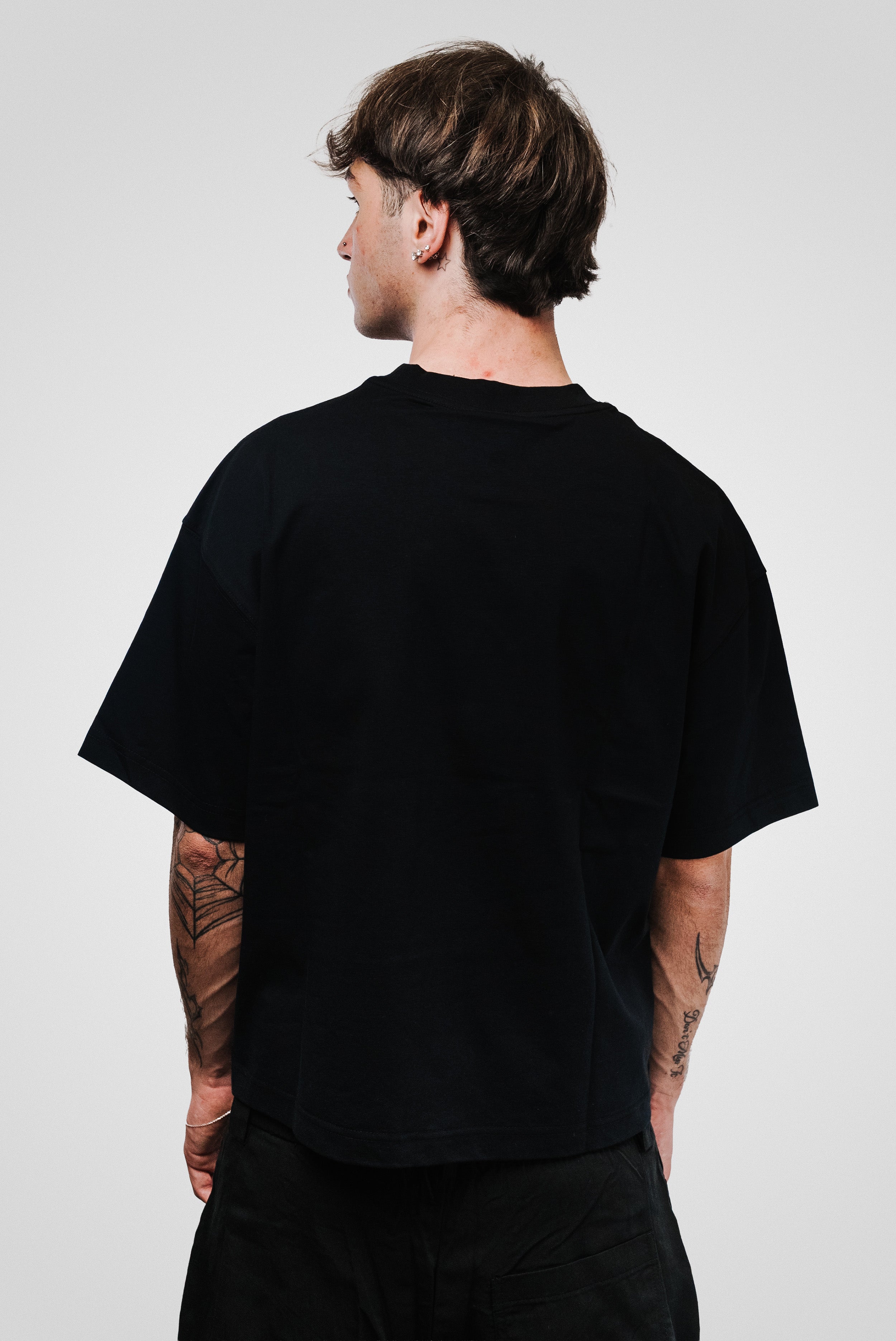 ROSARY HAND BLACK TEE - Noissey Brand