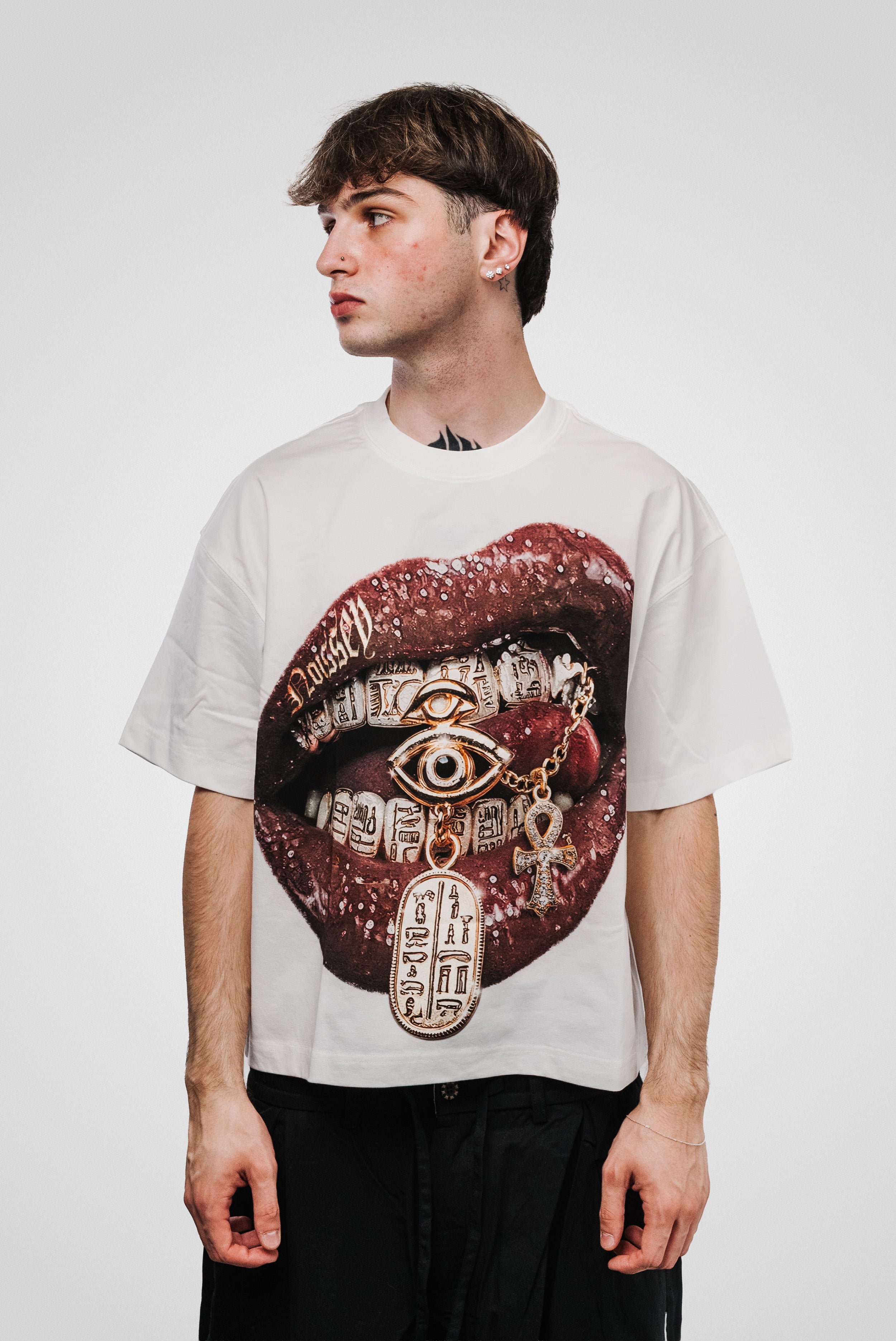 GOLD EYE MOUTH WHITE TEE - Noissey Brand