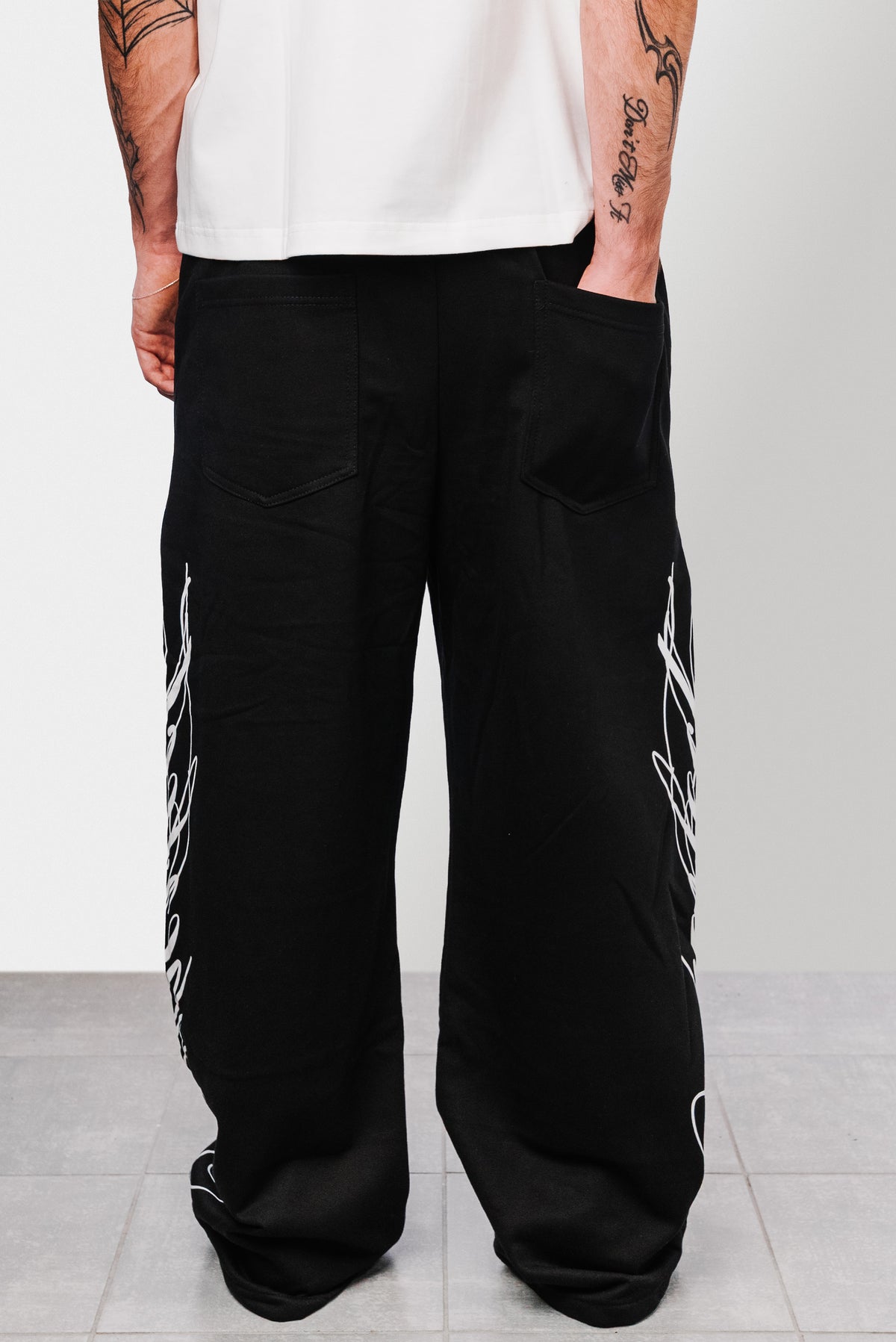 WRITING SOMETHING BLACK SWEATPANTS - Shoebuya Design