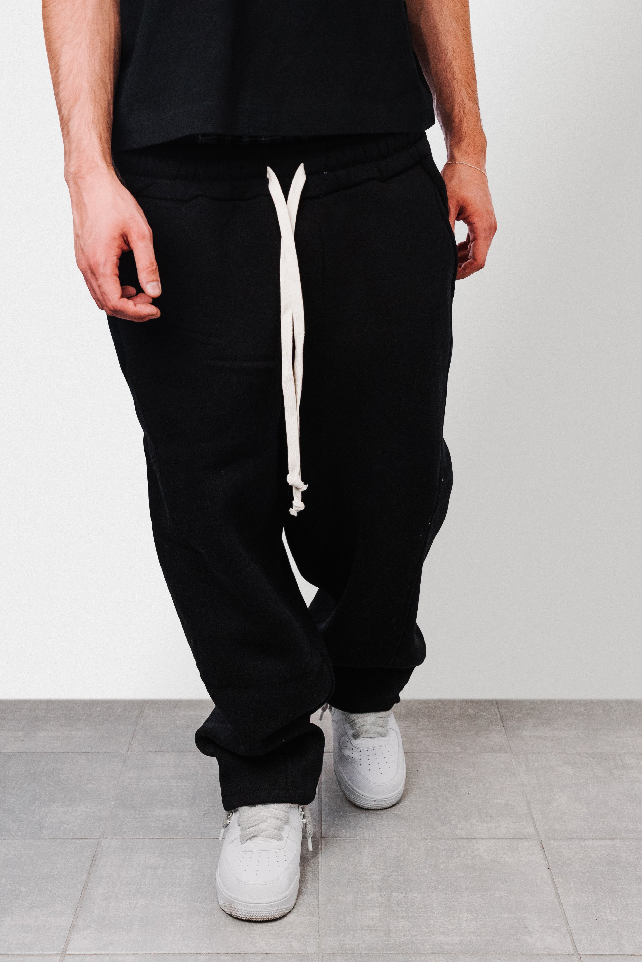 STITCHED BALLOON BLACK TRACKPANTS - Replacement Brand