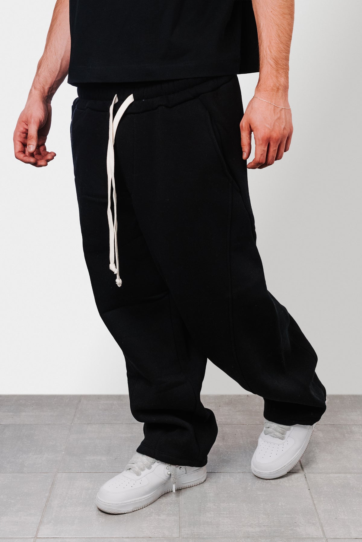 STITCHED BALLOON BLACK TRACKPANTS - Replacement Brand