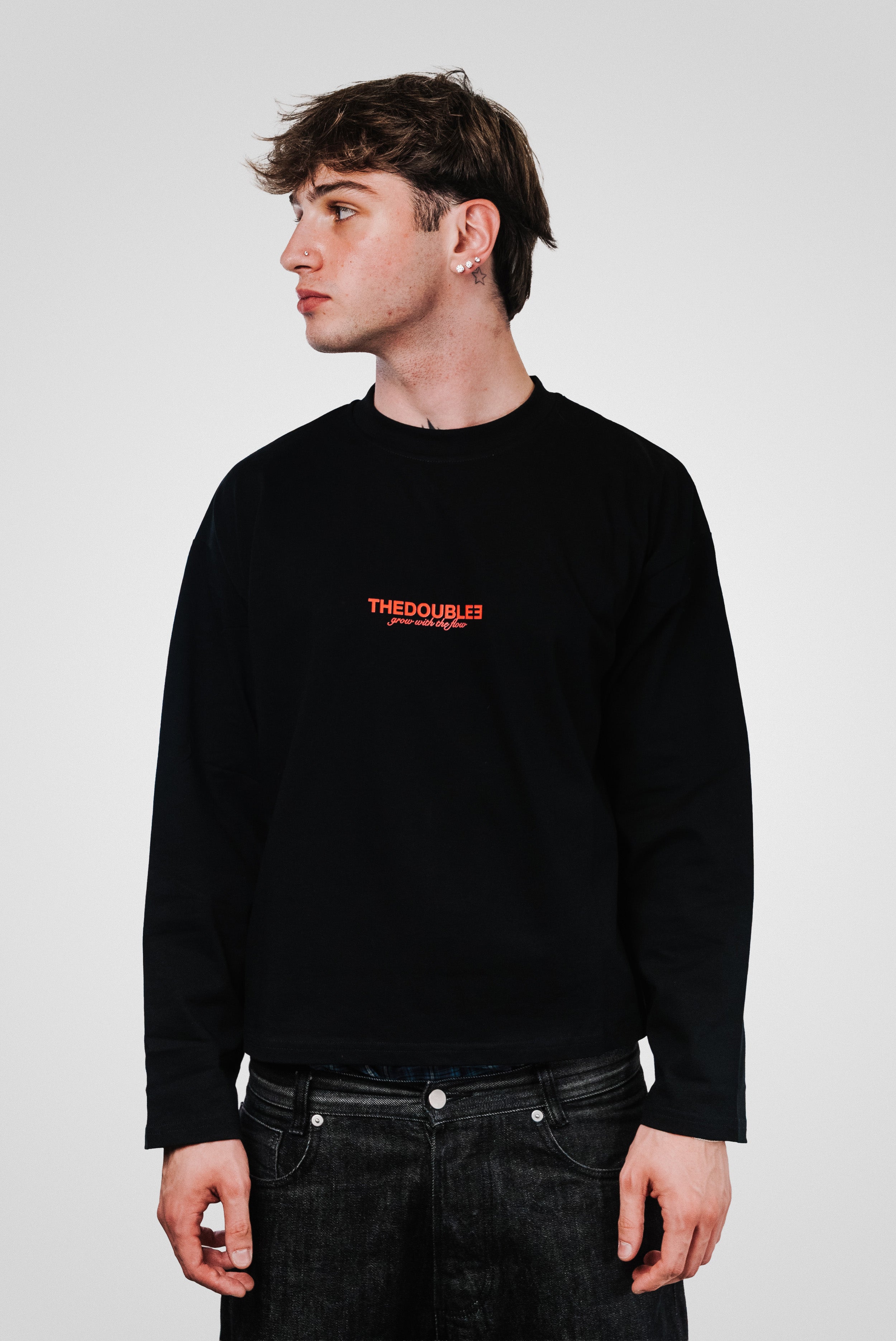 HUG BLONDE BLACK BOXY LONGSLEEVE - TheDoubleE