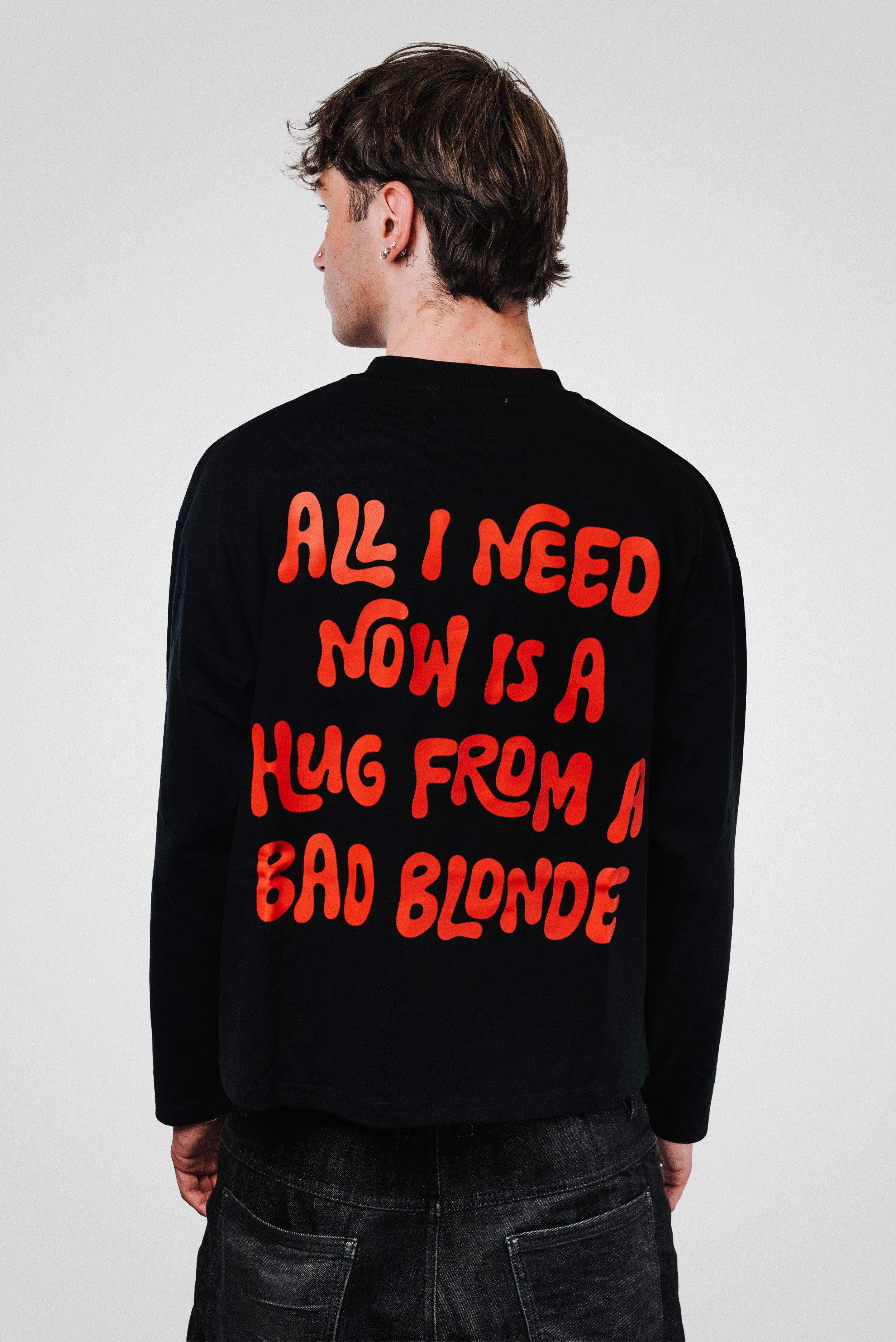 HUG BLONDE BLACK BOXY LONGSLEEVE - TheDoubleE