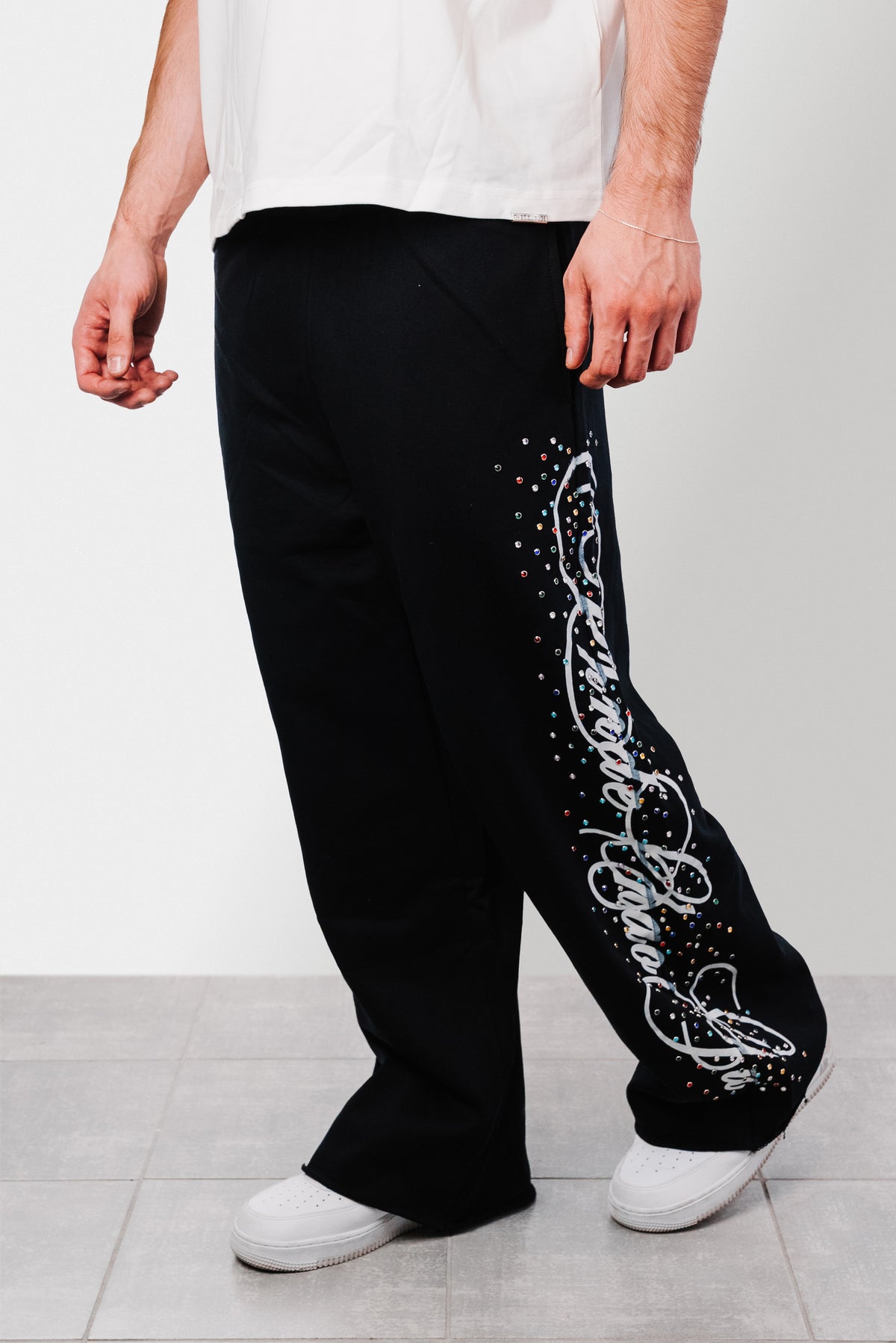 BRILAUS BLACK SWEATPANTS - Shoebuya Design