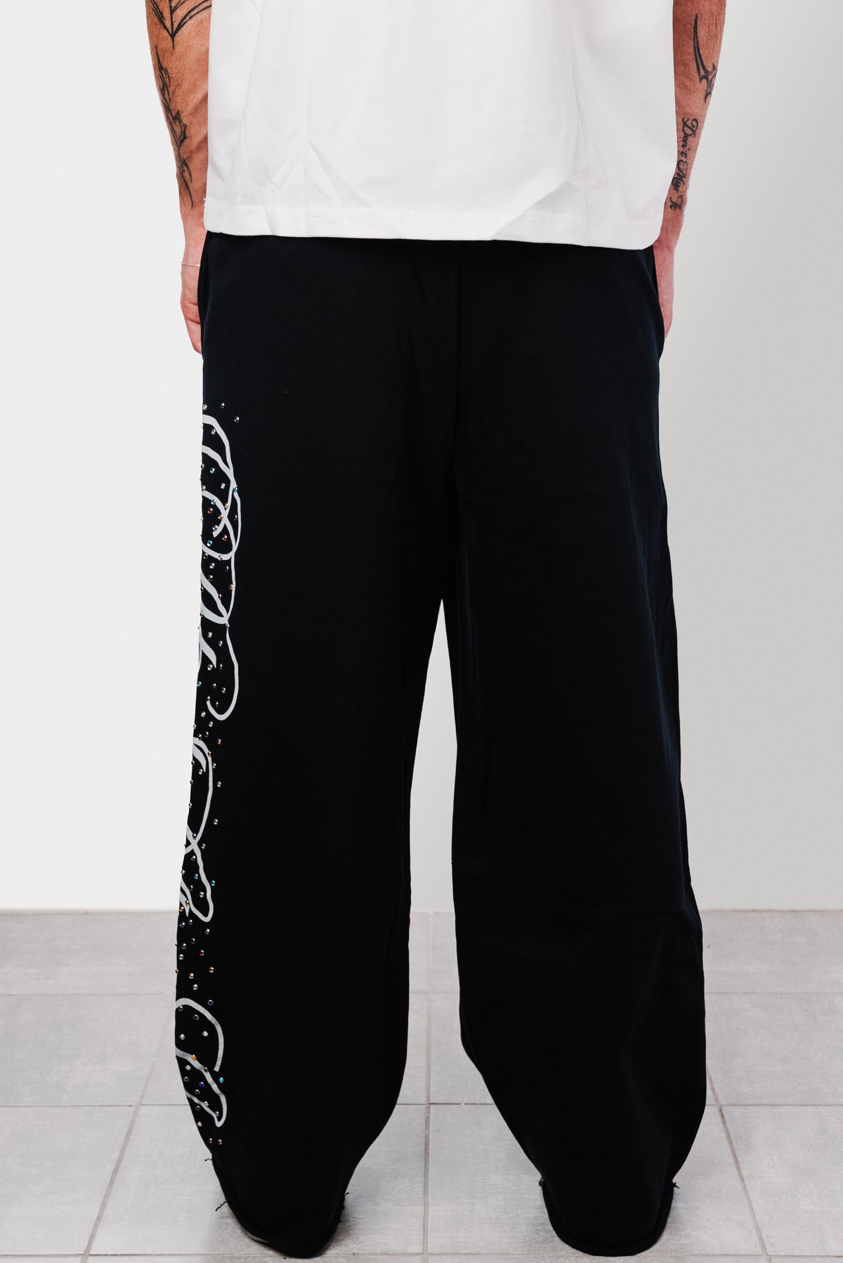 BRILAUS BLACK SWEATPANTS - Shoebuya Design
