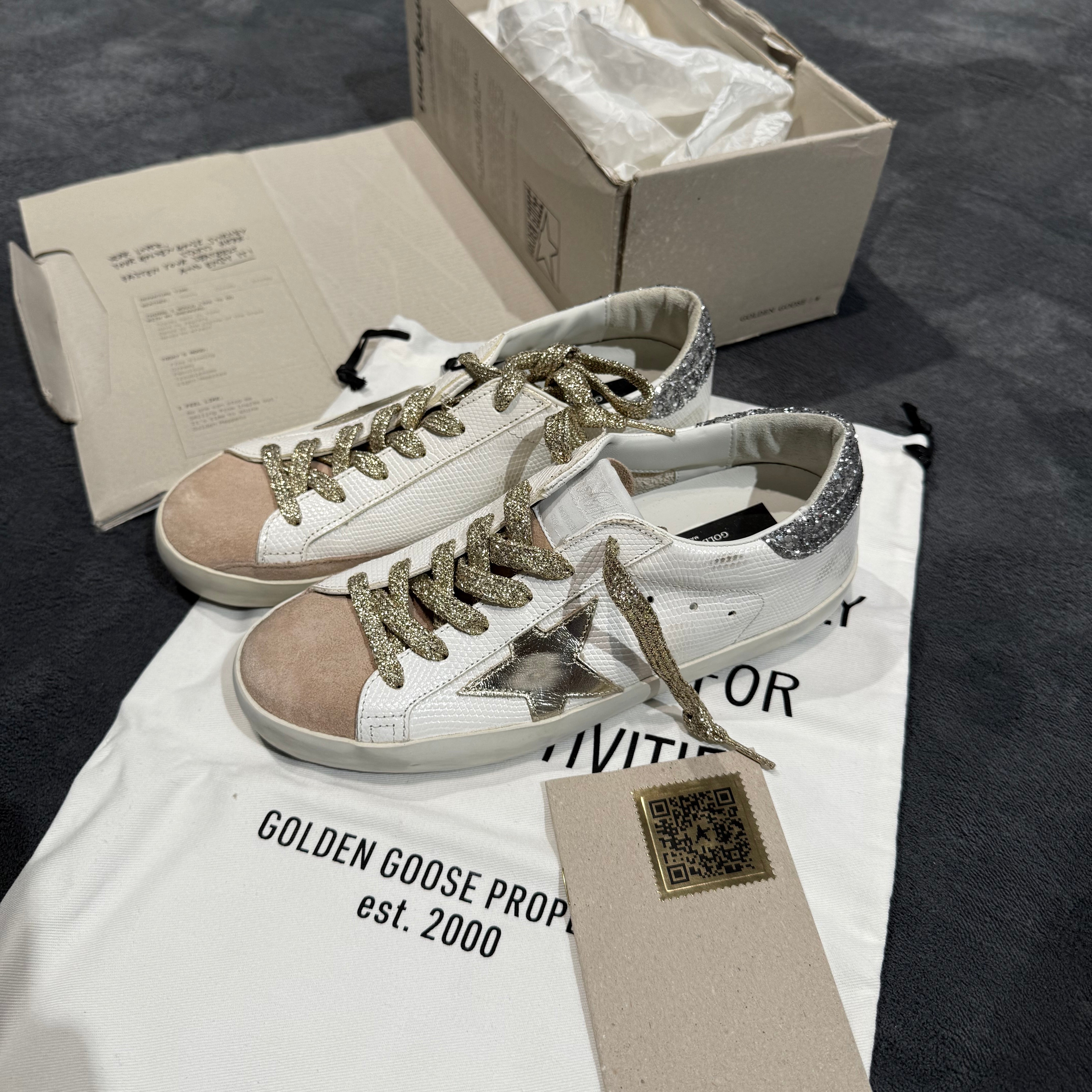GOLDEN GOOSE SUPER STAR PINK SUEDE & GOLDEN STAR