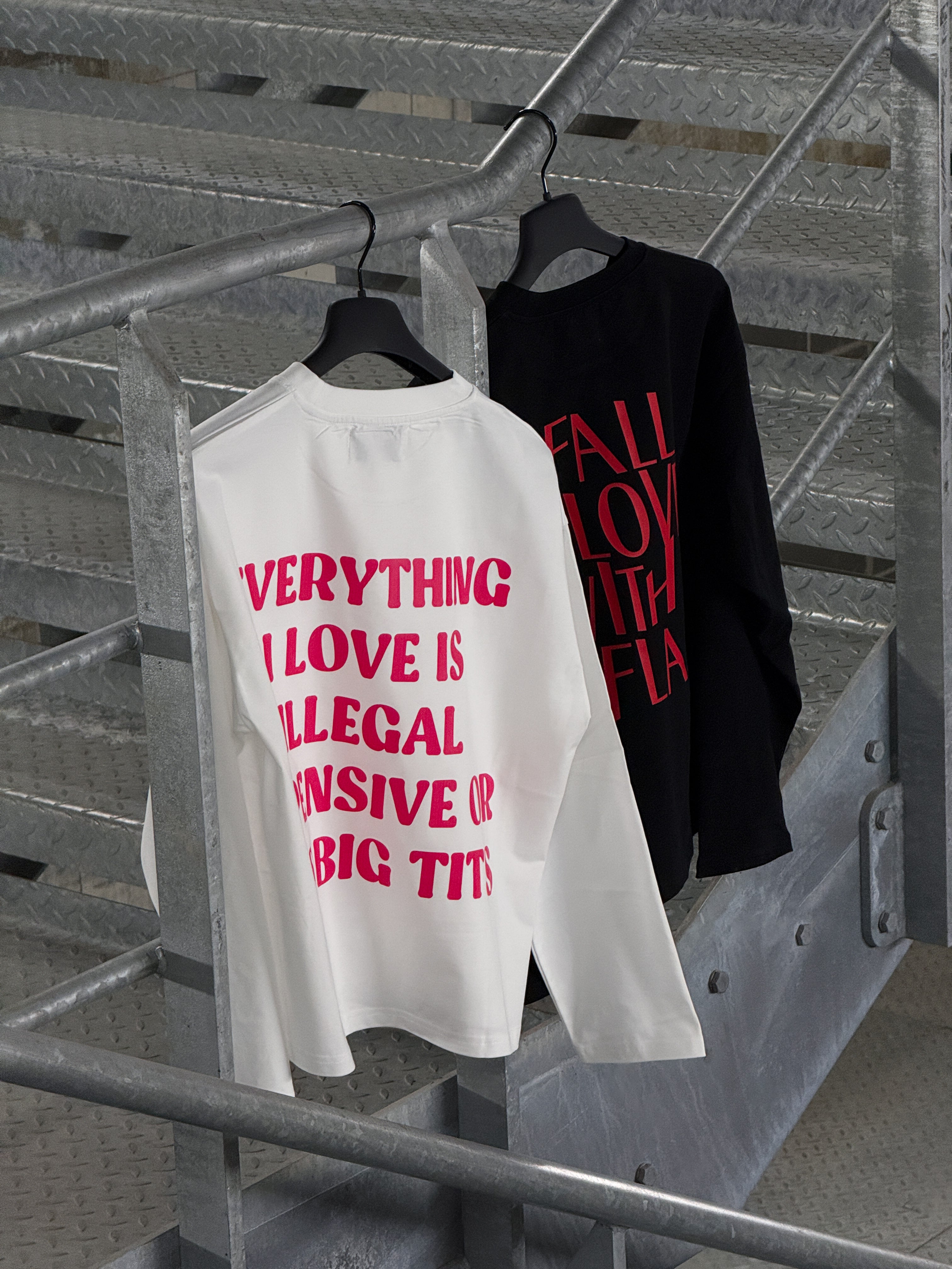 BIG TITS WHITE BOXY LONGSLEEVE - TheDoubleE