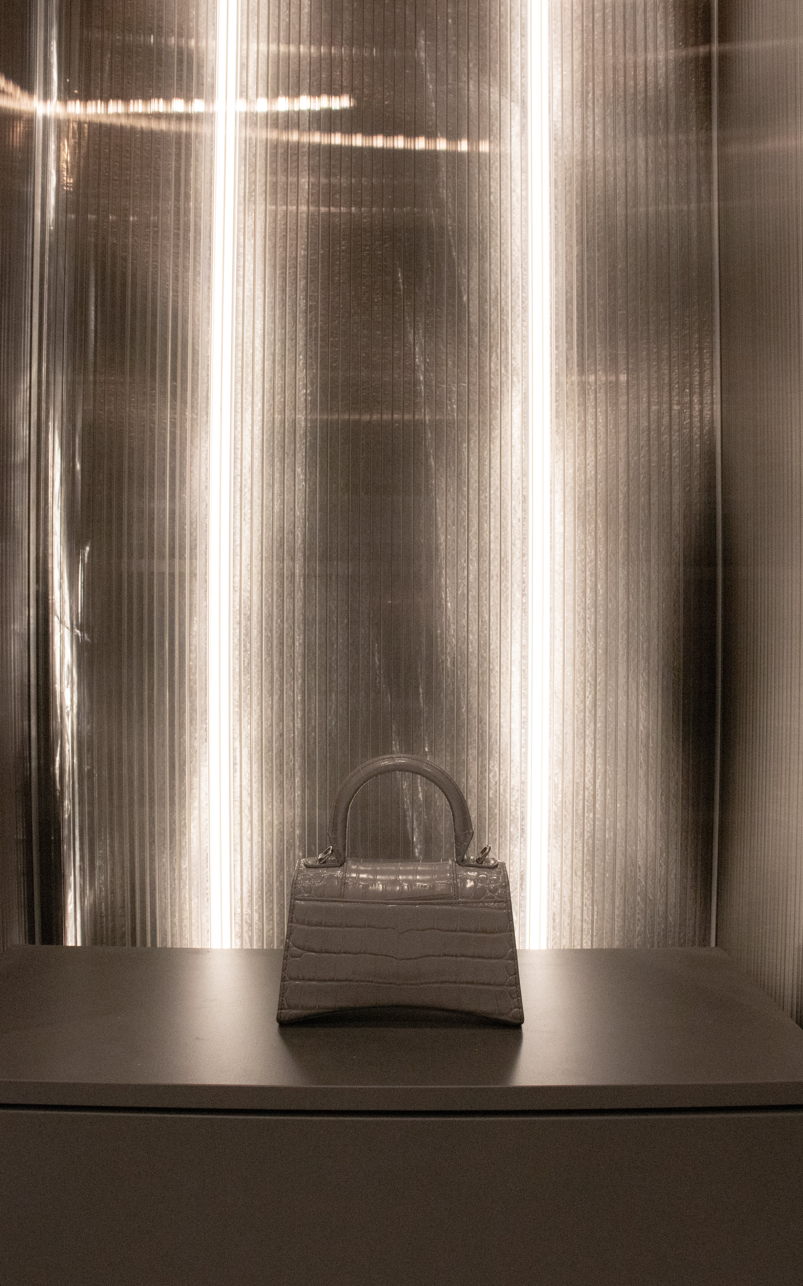 BALENCIAGA BORSA HOURGLASS TOP HANDLE XS SHINY GREY