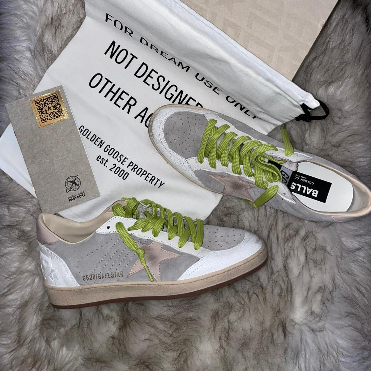 GOLDEN GOOSE BALLSTAR IN SUEDE BROWN E LACES GREEN