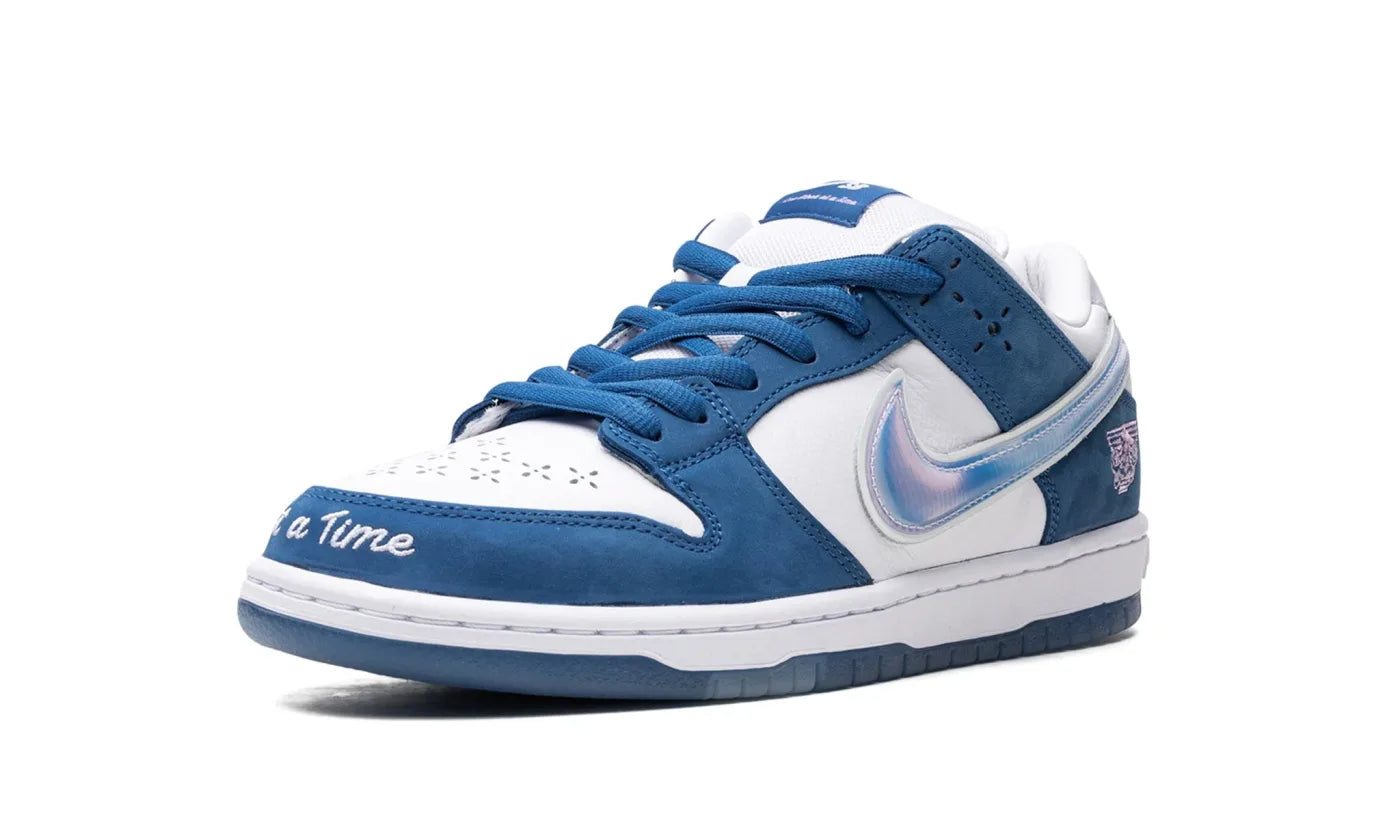 NIKE SB DUNK LOW BORN X RAISED ONE BLOCK AT A TIME
