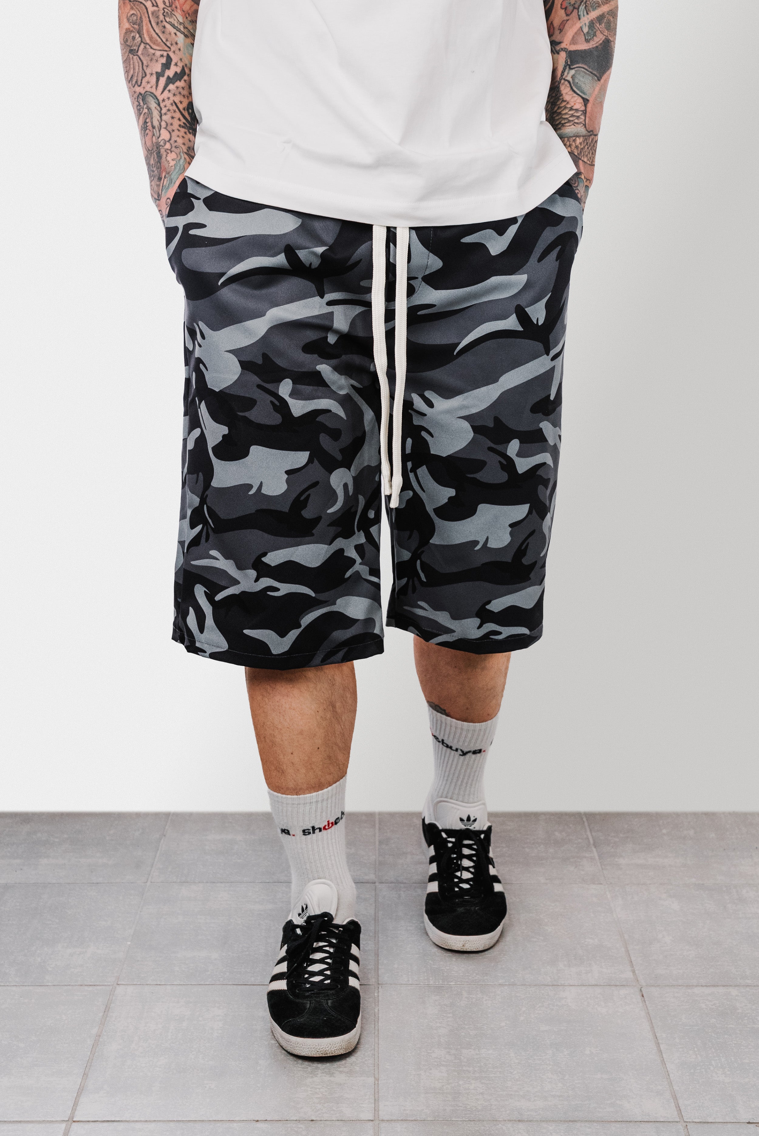 CAMOUFLAGE MILITARY BLACK SHORTS - Replacement Brand