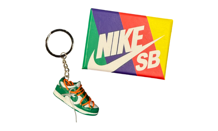 MINI SNEAKERS KEYCHAIN