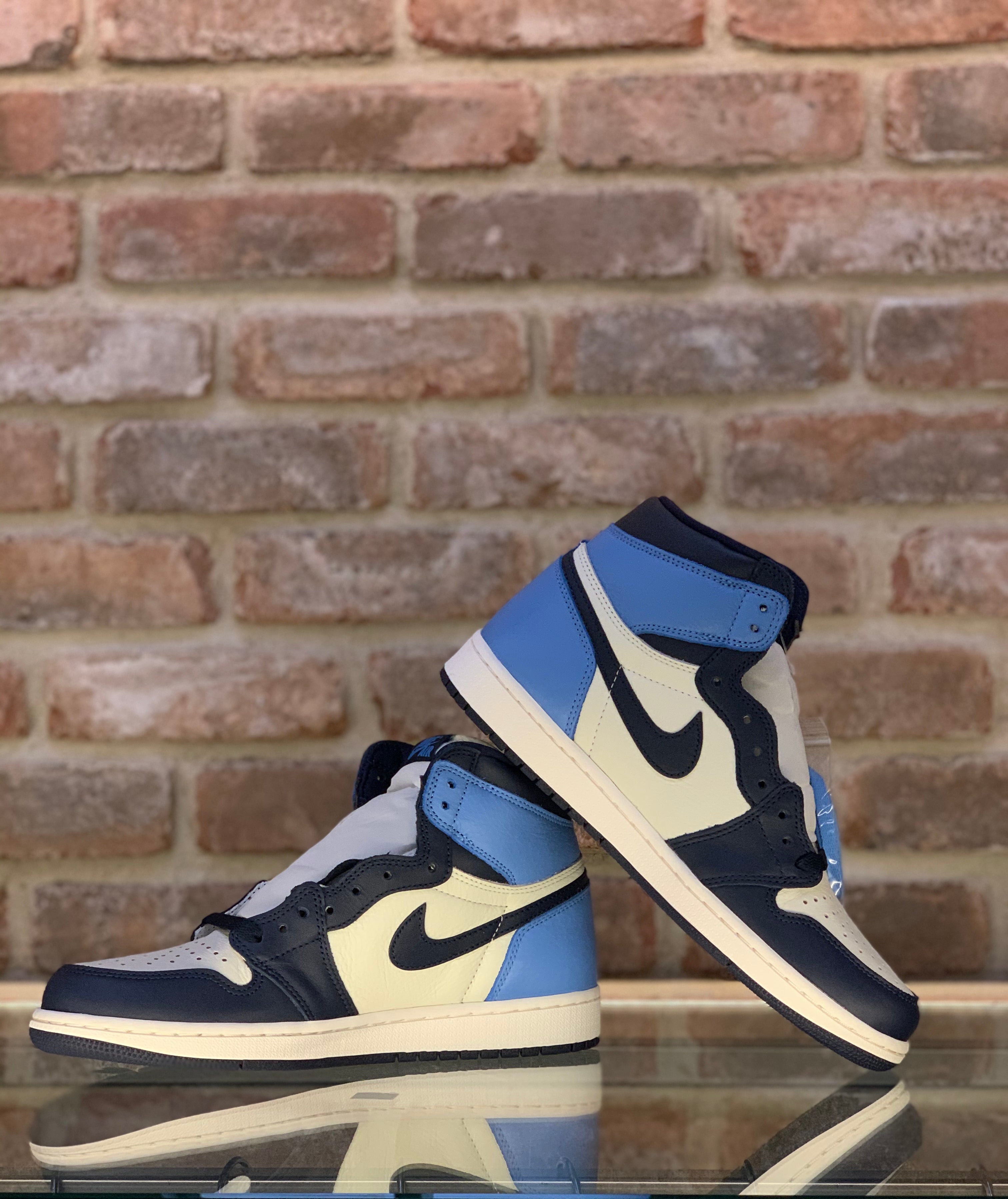 AIR JORDAN 1 HIGH OG OBSIDIAN