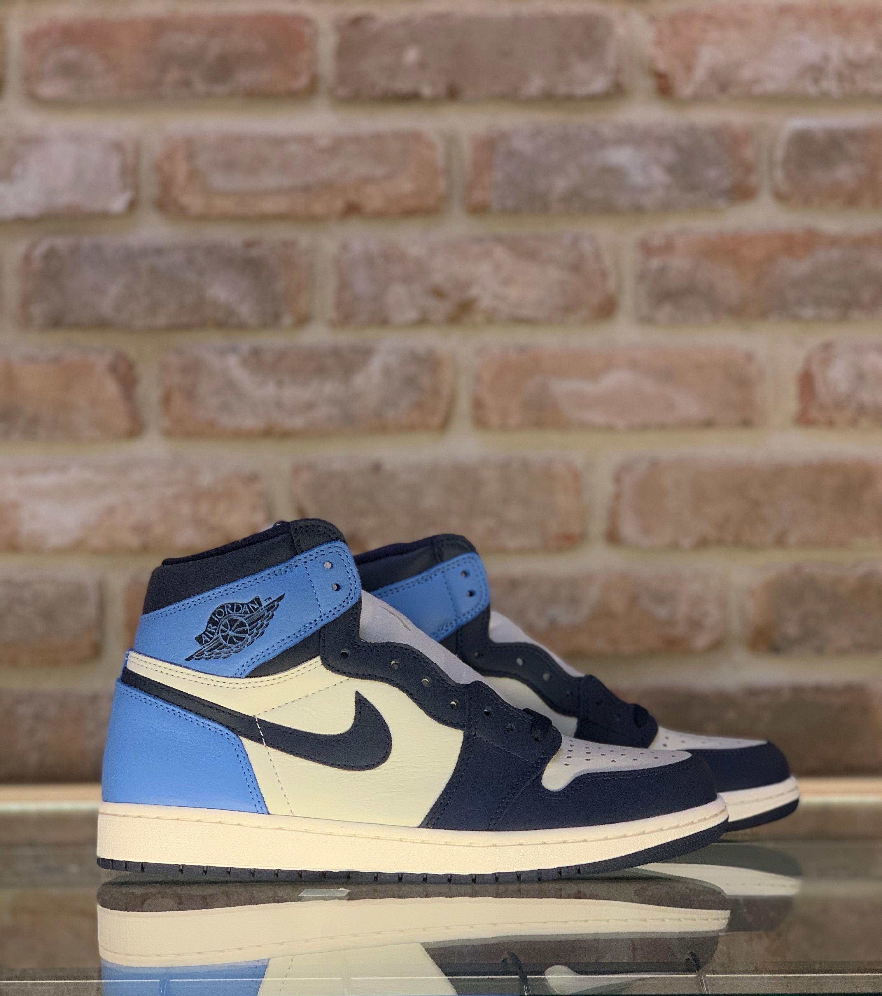 AIR JORDAN 1 HIGH OG OBSIDIAN