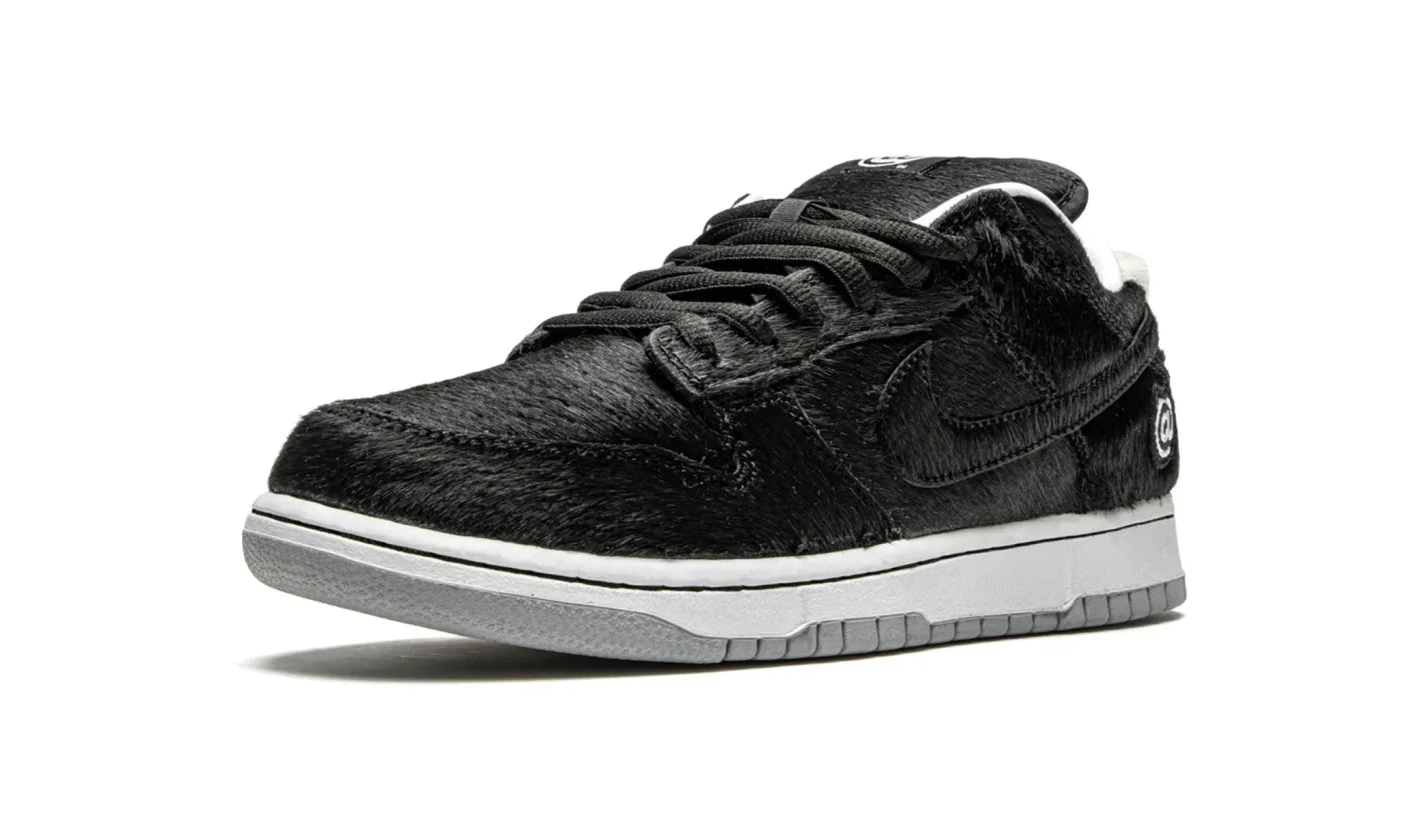 NIKE DUNK LOW SB MEDICOM TOY (2020)