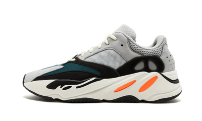 YEEZY BOOST 700 WAVE COUREUR